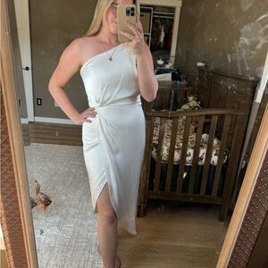 Elegant White One-Shoulder Bridal Dress